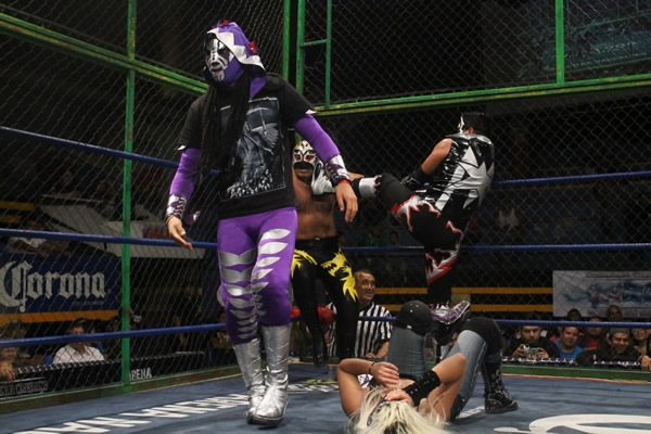 Festejo del 16 de Septiembre en IWRG.