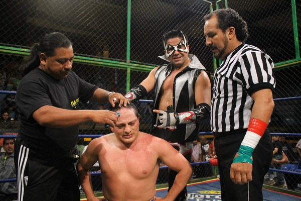 Festejo del 16 de Septiembre en IWRG.