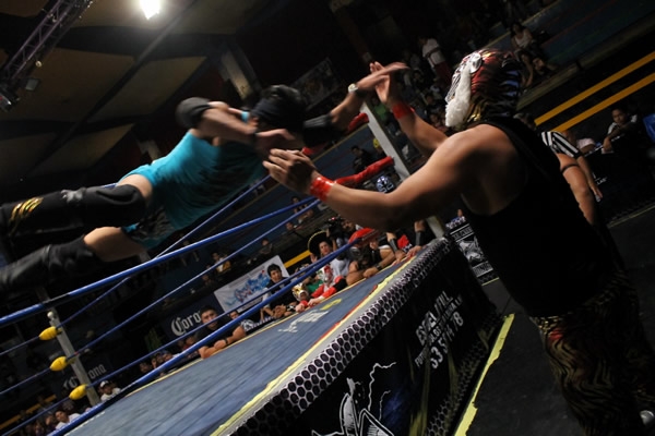 Festejo del 16 de Septiembre en IWRG.