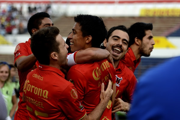 El festín Pipila, Neza gana 2 a cero en la primera mitad.