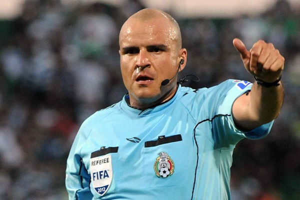 Francisco Chacón, el árbitro del encuentro.