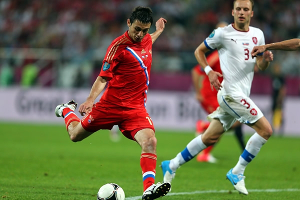 Con un fuerte disparo, Dzagoev hacía el tercer gol de los rusos.