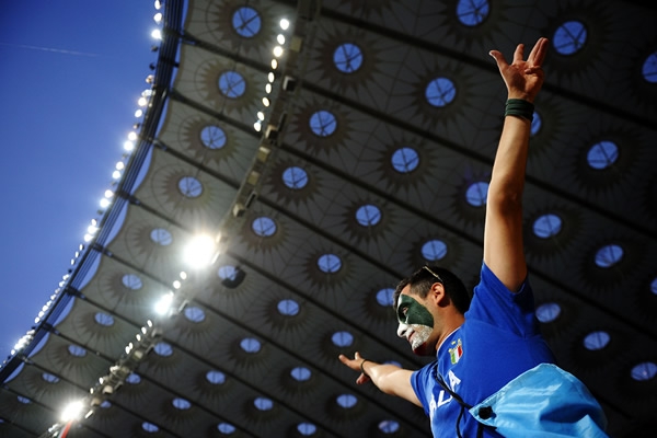 Fuerza azzurri, con todo contra los ingleses.