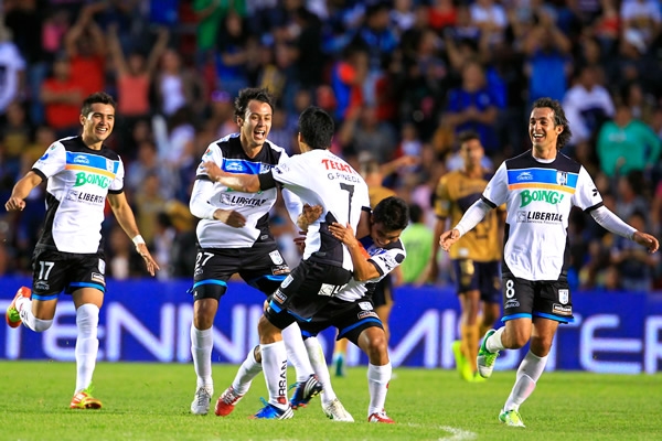 Gallos-Pumas