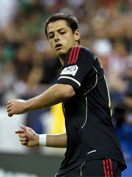 Hernández se vio muy solo en el primer tiempo.
