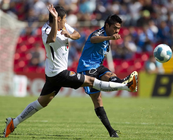 Hubo pocas oportunidades de gol en el primer tiempo.