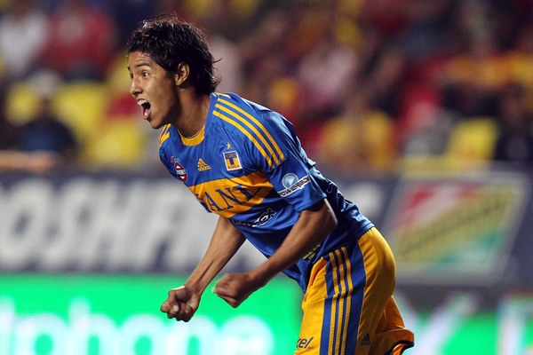 Hugo Ayala encaminó a la voctoria al equipo universitario.