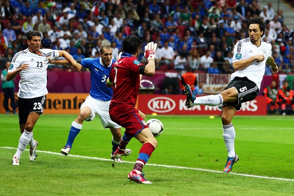 Hummels dejó escapar la opción más clara de gol para Alemania.