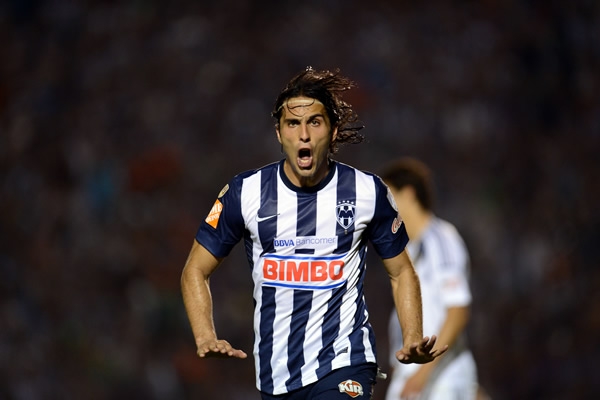 Impone condiciones el cuadro regio.