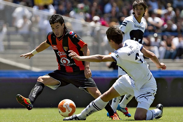 Jaguares dominó a Pumas de principio a fin.