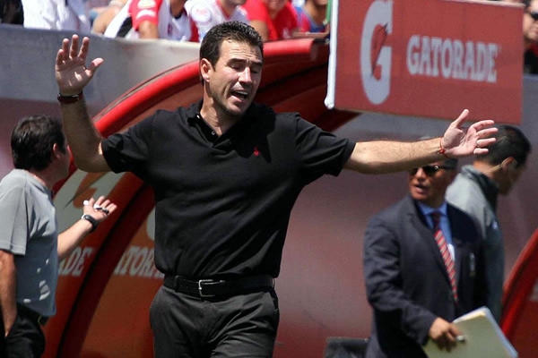 Joaquín del Olmo se quejó del arbitraje al final del partido.