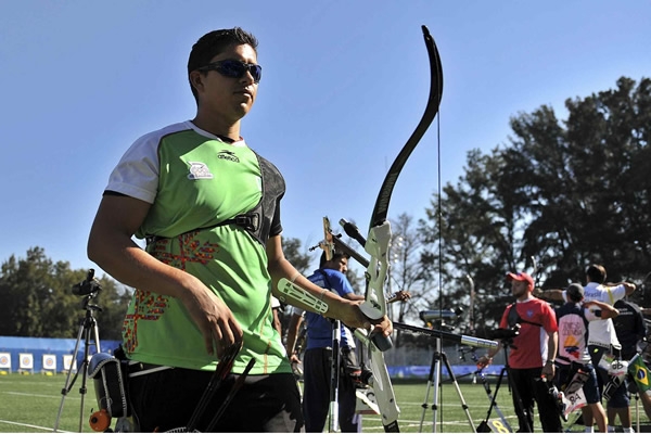 Juan René Serrano debutó en Guadalajara 2011.
