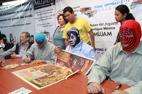 Juguetes y lucha libre en el MUJAM.