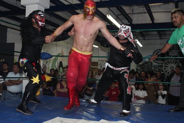 Juguetes y lucha libre en el MUJAM.