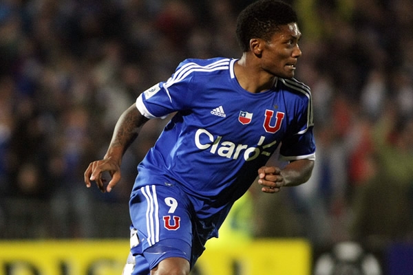 Junior Fernández consiguió los primeros dos goles de los andinos.