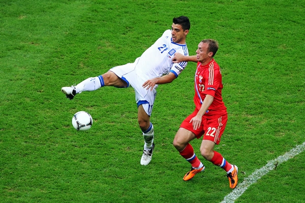Katsouranis desarma un ataque elaborado por los rusos.