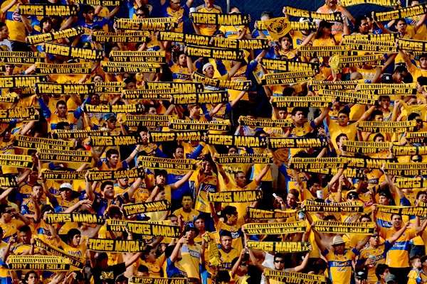 La afición de Tigres llenó el Universitario.