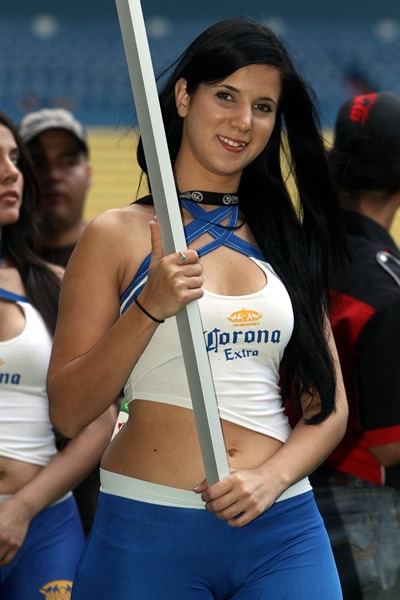 La belleza en el Estadio Jalisco, previo al juego.