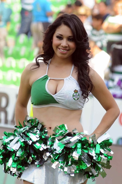 La belleza norteña se hizo presente en el estadio de Santos Laguna.