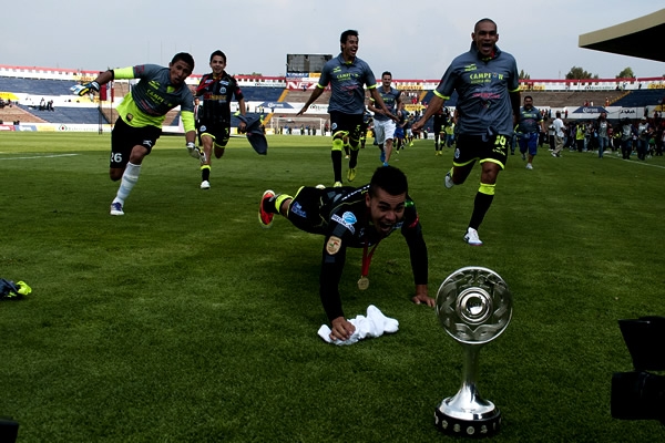 La costubre de los campeones en el turno de Martínez.