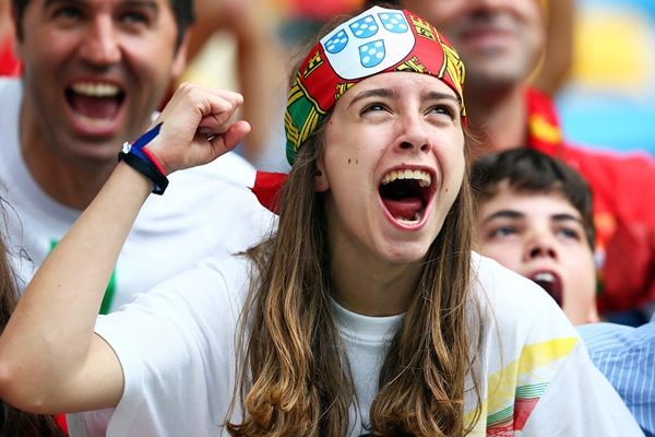 La emoción de ver a su equipo en tan importante competencia.