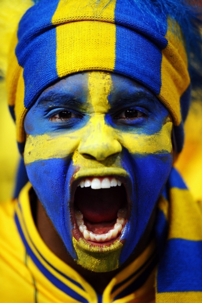 La fuerza de los aficionados tratando de impulsar a su selección hacia la victoria.