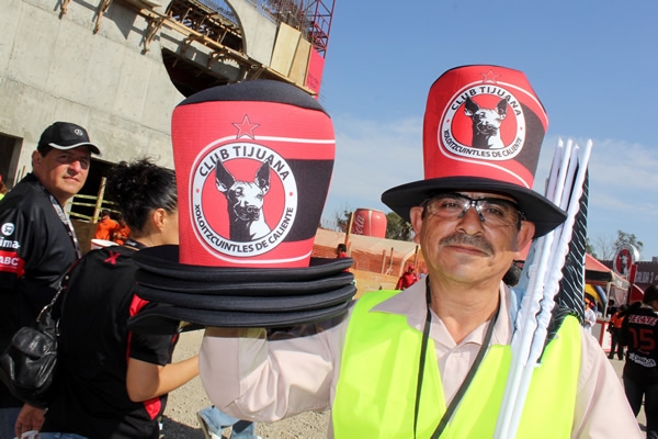 La gorrita de las sorpresas, el del perro libertador.