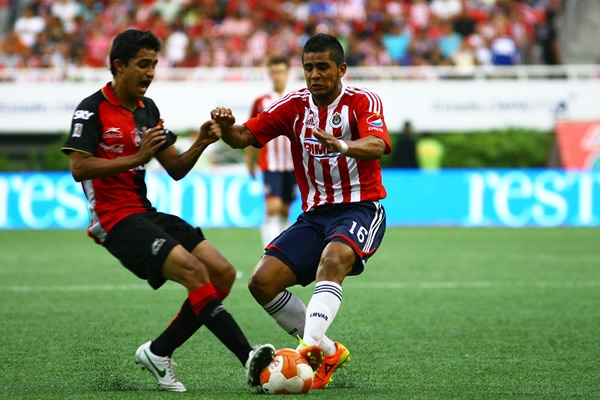 La lucha fue intensa durante los noventa minutos.