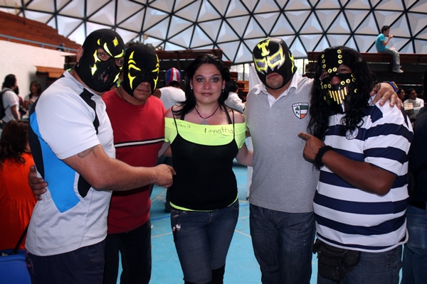 La lucha libre cerca de los fans.