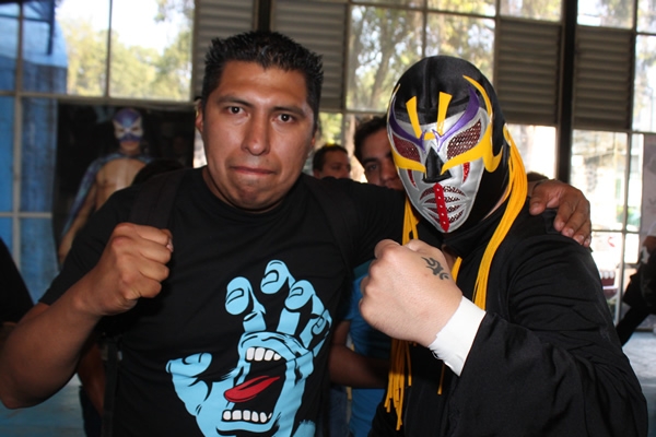La lucha libre cerca de los fans.