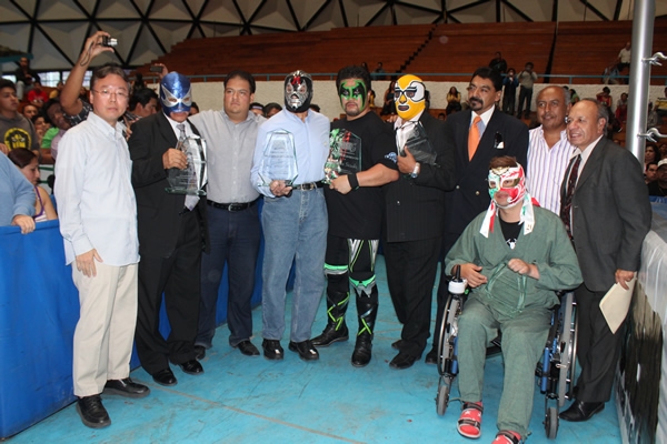 La lucha libre cerca de los fans.