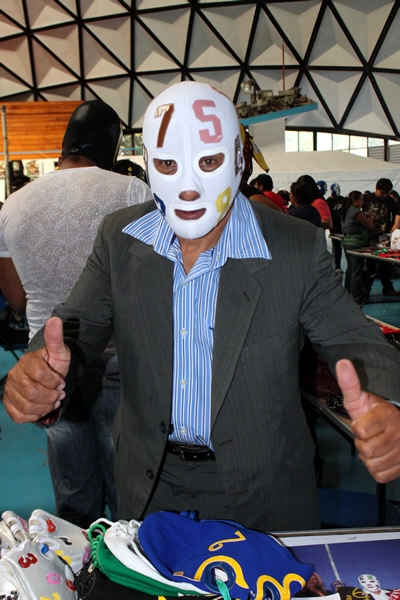La lucha libre cerca de los fans.
