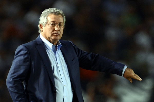 La tercera es la... acostumbrada.