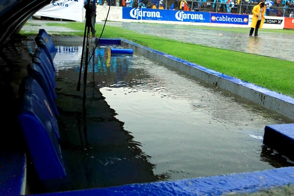 Las bancas se inundaron en su totalidad.