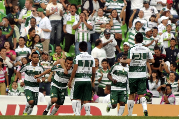 Las emociones se contagian desde la tribuna.