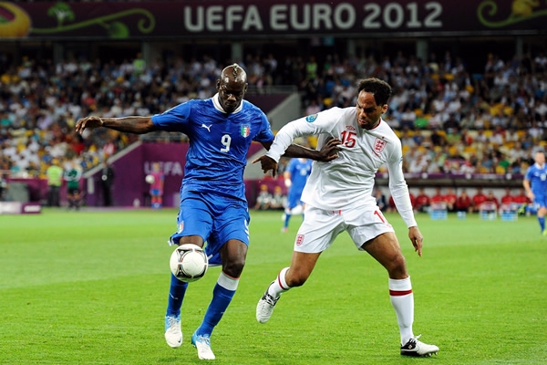 Lescott neutralizó a Balotelli.