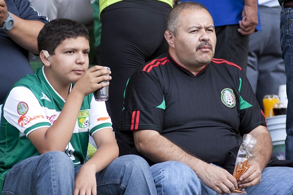 Llegaron temprano y tuvieron un buen lugar en el estadio.