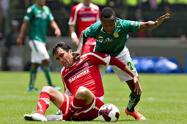 Loboa y Dueñas se enfrascaron en un gran duelo.