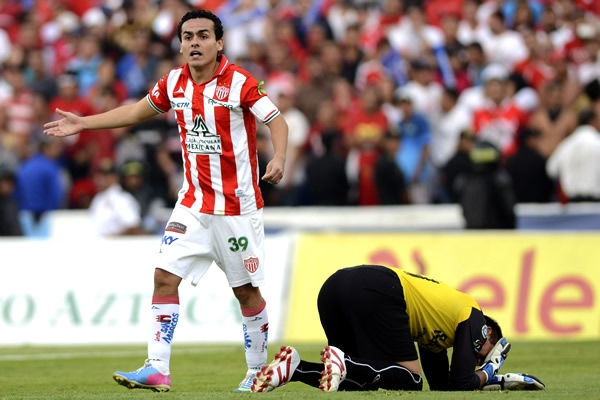 Lojero dejo ir una muy importante, falló un penal.