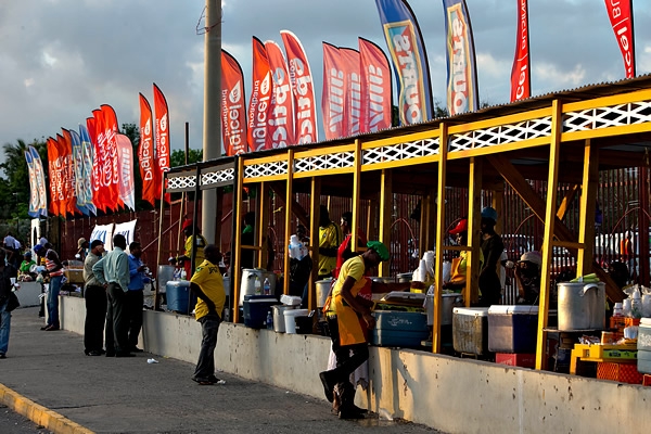 Los alrededores y su variedad gastronómica para el duelo eliminatorio.