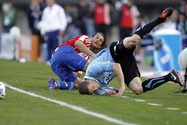 Los equipos no se dejaron de pegar.