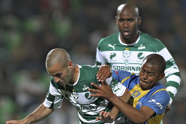 Los Gladiadores intentaron regresar al partido.