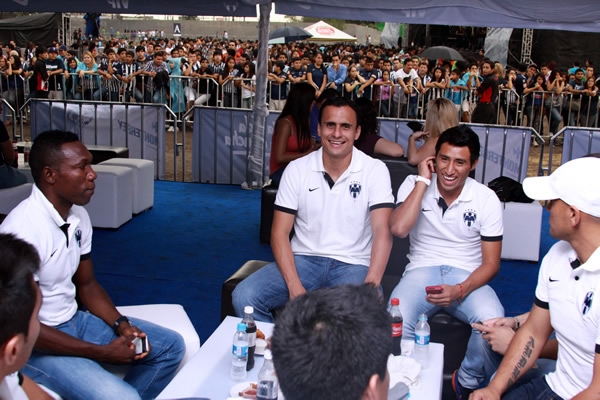 Los jugadores convivieron previo a la presentación.