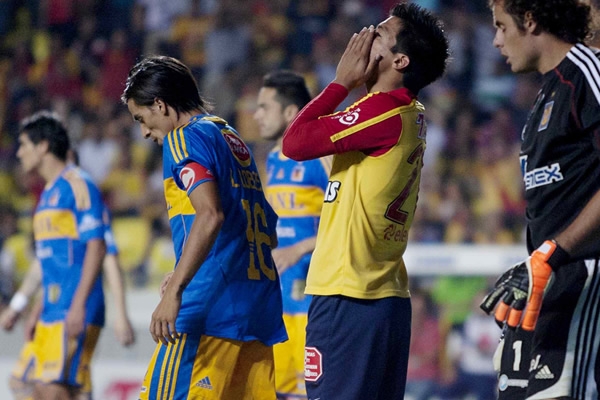 Los jugadores de Monarcas lamentaron la derrota.