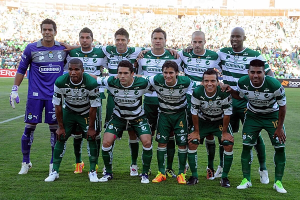 Los 11 jugadores que dieron el paso a la historia santista.