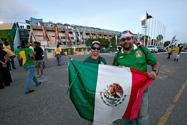 Los mexicanos hicieron el viaje al Caribe para ver a la Selección.
