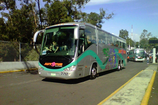 Los norteamericanos en camino al Coloso de Santa Úrsula.
