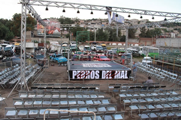Los Perros no defraudaron a la afición.