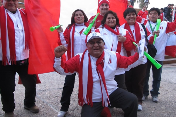 Los peruanos también llegaron para apoyar.