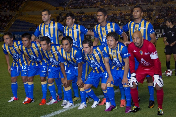 Los Reales estrenando mote.